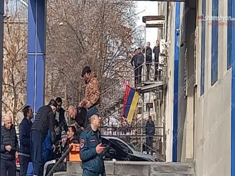 İrəvanda polis idarəsinə hücum - YENİLƏNİB-2