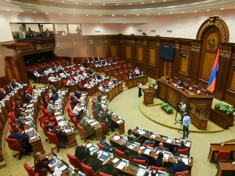 Ermənistan parlamentində qapalı toplantı - Nələr müzakirə edilir...