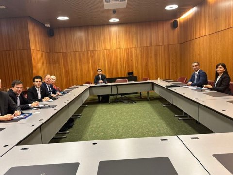 Deputatlar həmkarlarına Ermənistanla münasibətlər barədə məlumat verdilər