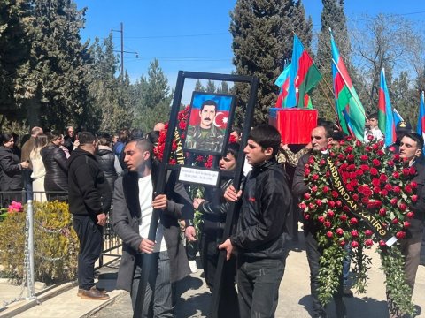 Xocalı soyqırımı zamanı itkin düşən şəhidin qalıqları torpağa tapşırıldı