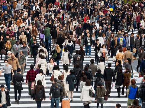Yaponiya əhalisi qocalır - Uşaq bezi istehsalçıları yaşlılar bazarına yönəlir...