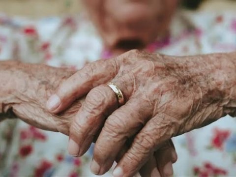 Türkiyə əhalisi arasında yaşlı insanların sayı 21,4 faiz artıb