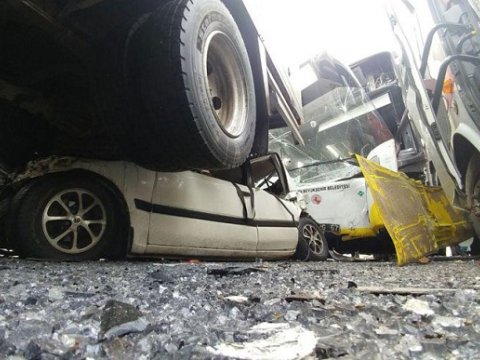 Lənkəranda zəncirvari qəza - Ata və oğlu öldü