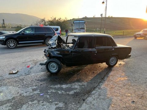 Lənkəranda ağır qəza - 3 nəfər yaralandı