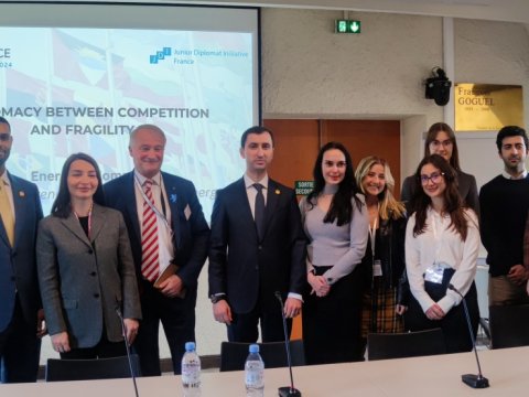 Səfir Fransa universitetində Azərbaycandan danışdı - FOTO