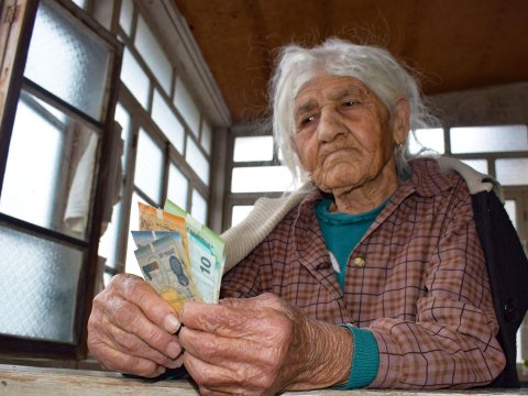 Bu qadınlar pensiyaya tez çıxa biləcək - Şərt AÇIQLANDI