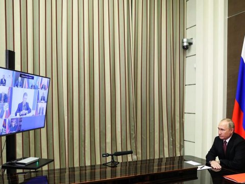 Putin Təhlükəsizlik Şurasında qonşularla əlaqələrdən DANIŞDI