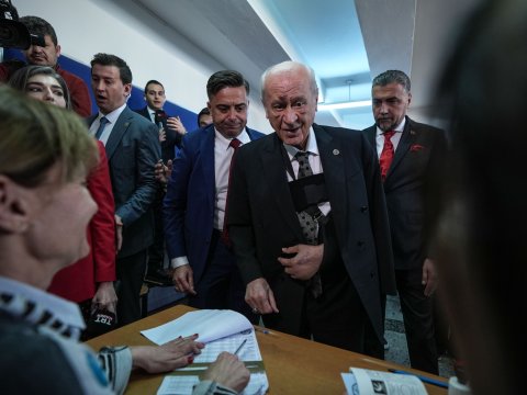 Dövlət Bağçalının üzü niyə göyərib? - AÇIQLAMA