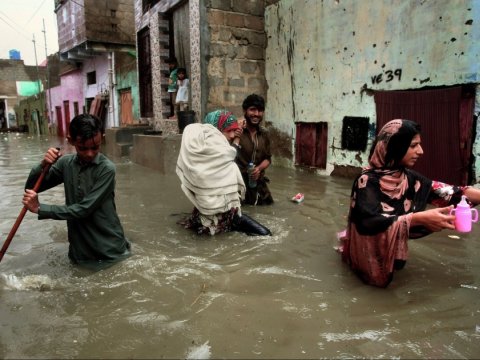 Pakistanda güclü yağışlar azı 10 nəfərin həyatına son qoydu