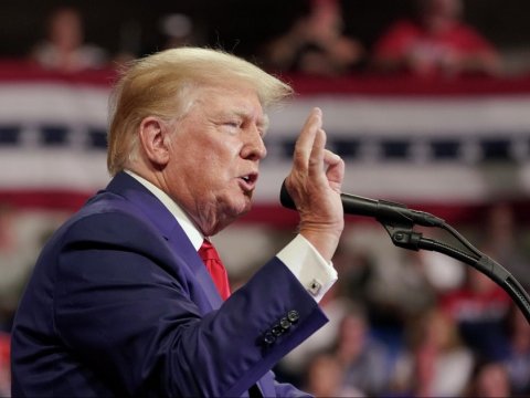 Tramp məhkəmə qərarını mübahisələndirmək üçün 175 milyon dollar girov qoyub