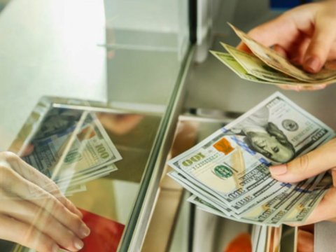 Azərbaycana xaricdən pul köçürmələri azalıb