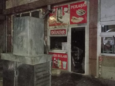 Gəncədə dönərxana yandı