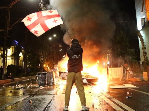 Gürcüstanda iqtidarın qalmaqallı \