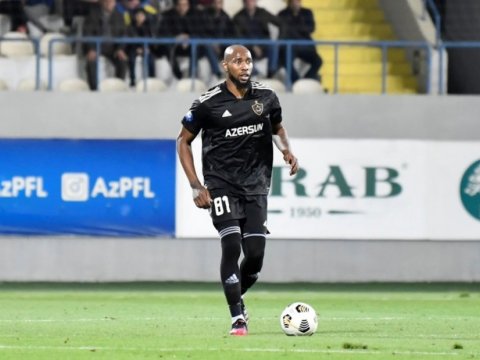 “Neftçi”nin azərkeşləri “Qarabağ”ın futbolçusunun maşınına hücum etdilər