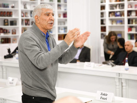 Təpədən-dırnağacan şair - KÖHNƏ KİŞİ