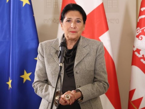 Zurabişvili hakim partiyanı sərt tənqid etdi - \