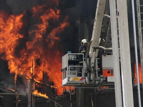 Əczaçılıq fabrikində partlayış - 4 ölü, 10 yaralı 