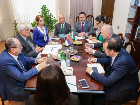 Kamal Abdulla Serbiyanın ölkəmizdəki səfiri ilə görüşüb - FOTO