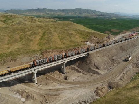 Dəmir yolu xətlərinin keçdiyi sahələrdə zərərsizləşdirilən minaların sayı açıqlandı
