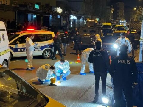 İstanbulda silahlı hücum - Ölən var