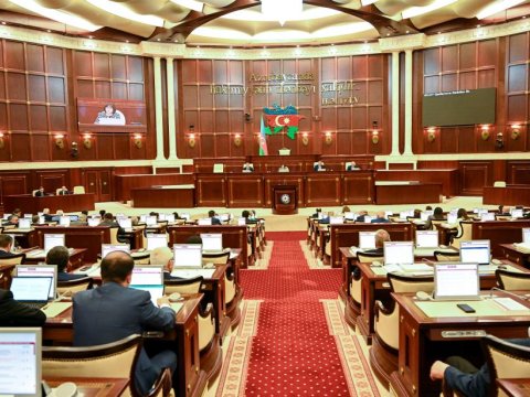 Milli Məclisin iclası başladı - 22 məsələ müzakirə olunur