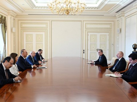 İlham Əliyev Çavuşoğlunu qəbul edib - FOTO