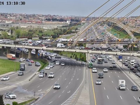 Bitum daşıyan yük maşını aşdı, yaralı var - VİDEO/FOTO