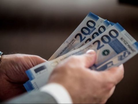 Bu şəxslərin maaşlarına əlavələr olacaq 