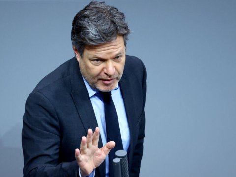 Almaniyanın iqtisadiyyat naziri kansler olmaq istəyir