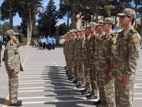 Silah videosu ilə məşhurlaşan Ayan: “Ən böyük arzum hərbçi olmaqdır” - VİDEO
