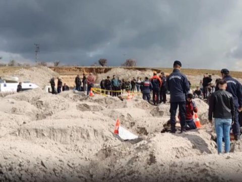 Kartof anbarı çökdü - 2 ölü, 4 yaralı var