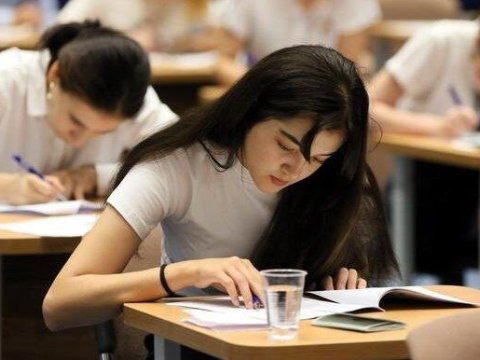 47 mindən çox abituriyent qeydiyyatdan keçib