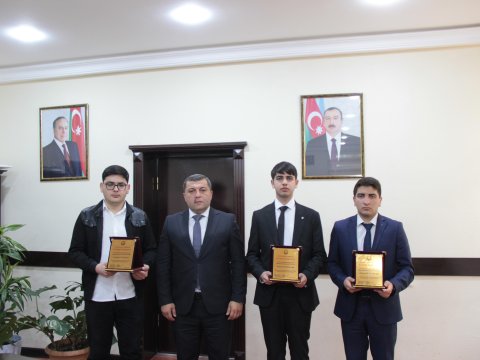 Buraxılış imtahanında yüksək nəticə göstərən şagirdlər təltif olundular