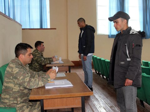 Əsgərlərin valideyinləri ilə görüşü dayandırıldı -FOTOLAR
