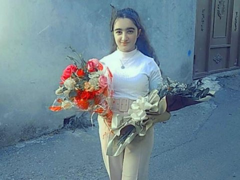 16 yaşlı qız itkin düşdü - FOTO