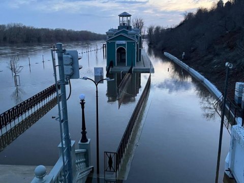 Ural çayında suyun səviyyəsi kəskin artıb