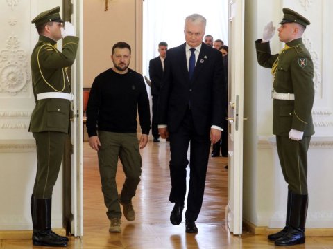 Zelenski Vilnüsə səfər etdi - 2 həmkarı ilə görüşdü 