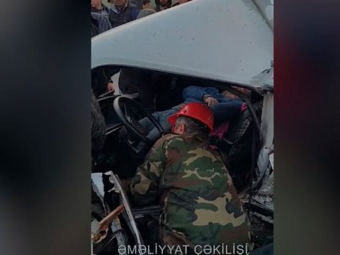 Ağır yol qəzasında yaralanan şəxs xilas edildi