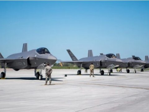 ABŞ qırıcılarını havaya qaldırdı 