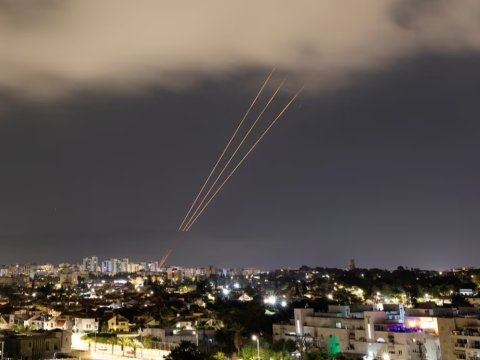 İsrail İranın hücumunu dəf etdi - Qərb Tehranı PİSLƏYİR