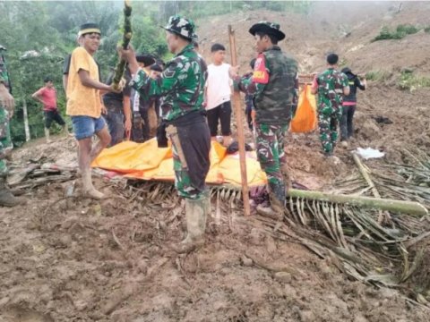 Torpaq sürüşməsi 19 nəfərin həyatına son qoydu 