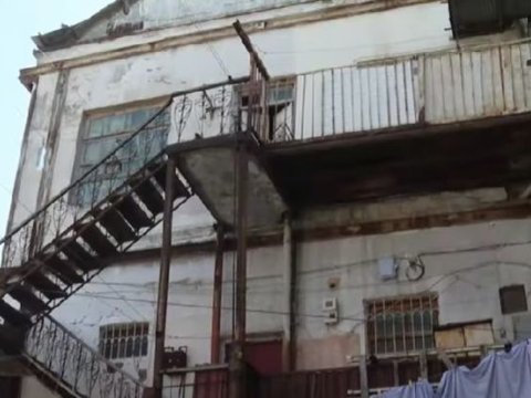 131 yaşlı tarixi bina qəzalı vəziyyətdədir - VİDEO 