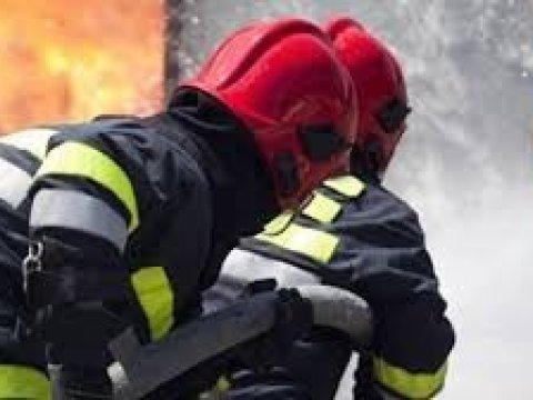 Yardımlıda 5, Abşeronda 3 otaqlı ev YANDI