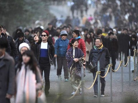 Yaponiya əhalisi 13 ildir azalır...