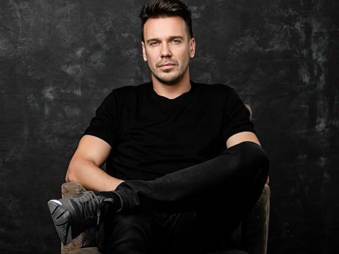 Tanınmış rusiyalı müxalif yazar həbs olundu