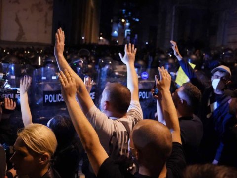 Gürcüstanda polis aksiyaya müdaxilə etdi - Yaralılar var