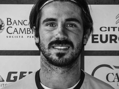 Oyun zamanı infarkt keçirən futbolçu öldü
