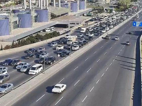 Bakının əsas yollarında TIXAC var