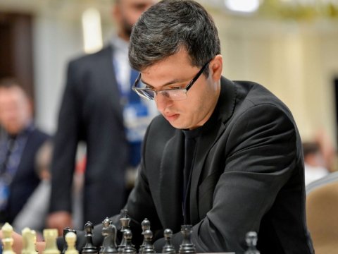 Nicat Abasov fransalı şahmatçıya uduzdu