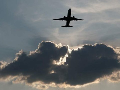 İran bəzi şəhərlər üzərində uçuşları dayandırdı